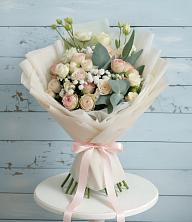 Букет цветов из:  Розы и Лизиантусы в Атаманской