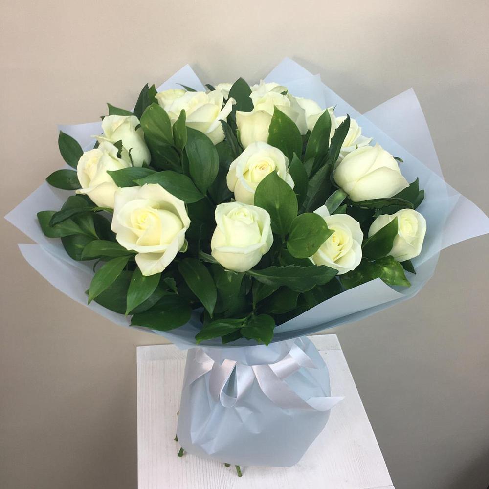 Букет 15 Белых роз Проуд в Атаманской