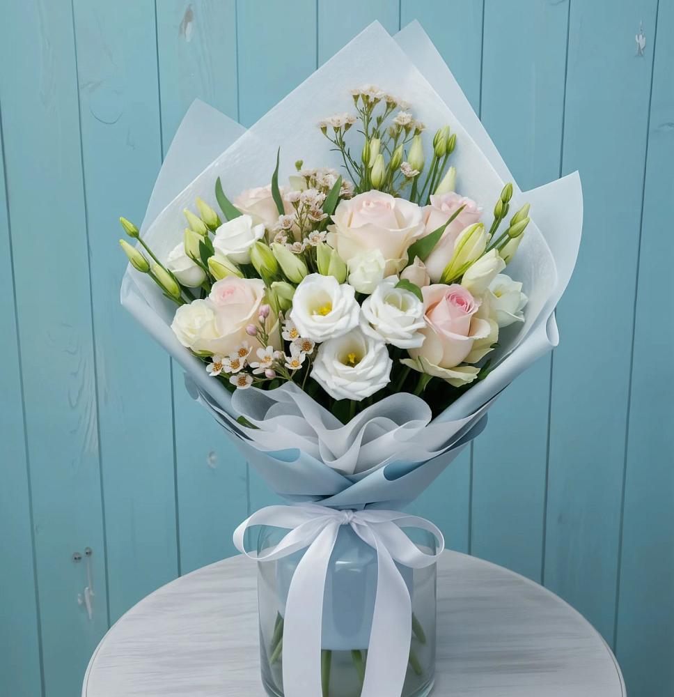 Букет цветов из: Розы и Лизиантусы в Атаманской