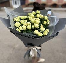 Букет Белые кустовые розы Солинеро в Атаманской
