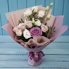 Букет цветов из:  Розы и Лизиантусы в Атаманской