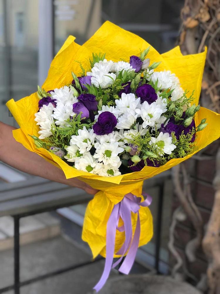 Букет цветов из: Ирисы, Хризантемы и Ромашки в Атаманской