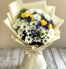 Букет цветов из:  Ирисы, Хризантемы и Розы #REPLACE_PRED# Атаманской