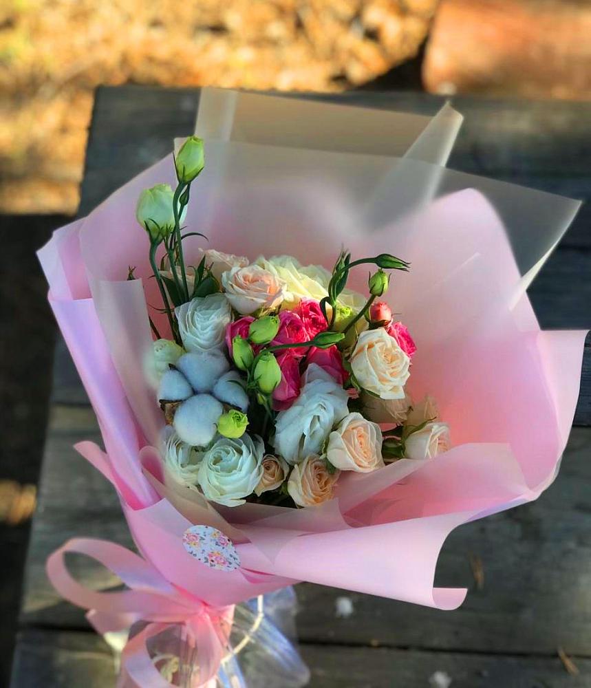 Букет цветов из: Розы и Лизиантусы в Атаманской