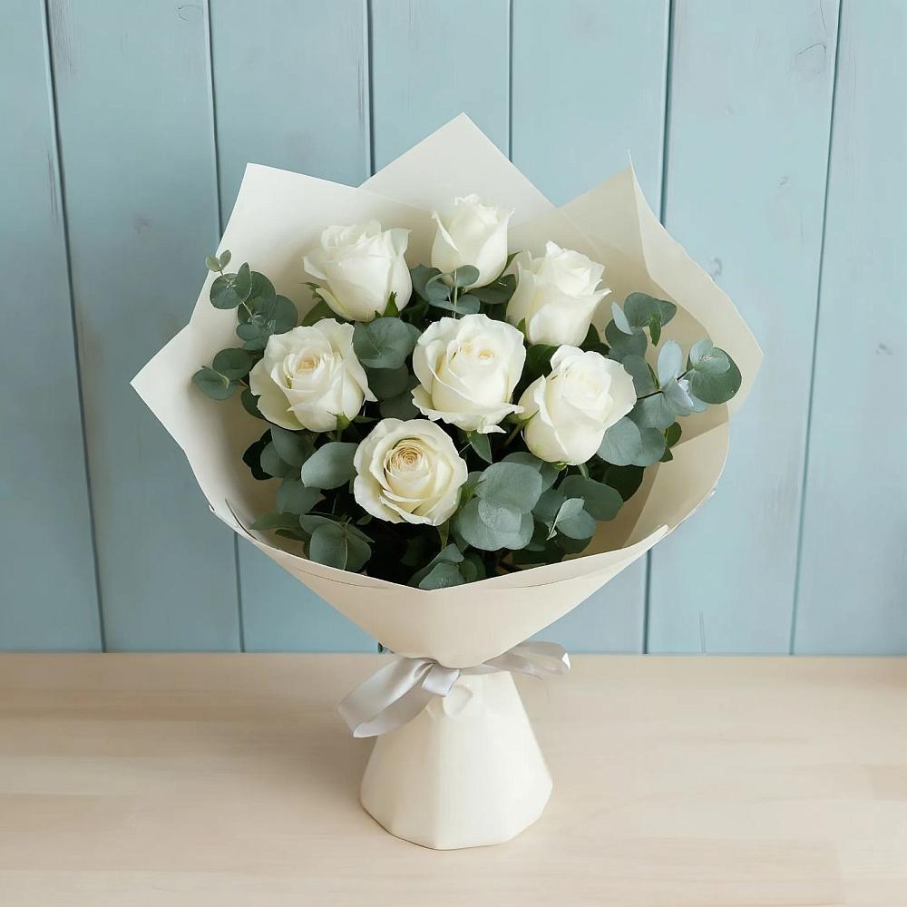 Букет Белые розы в Эвкалипте в Атаманской