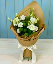 Букет цветов из:  Хризантемы и Лизиантусы #REPLACE_PRED# Атаманской