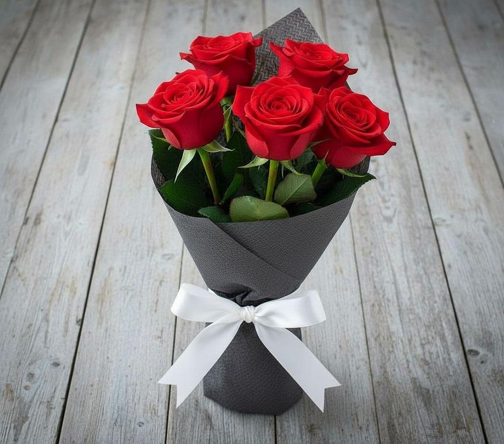 Букет 5 Красных роз Эдлесс Лав в Атаманской