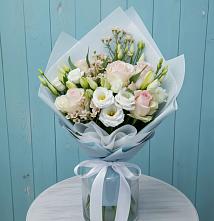 Букет цветов из:  Розы и Лизиантусы в Атаманской
