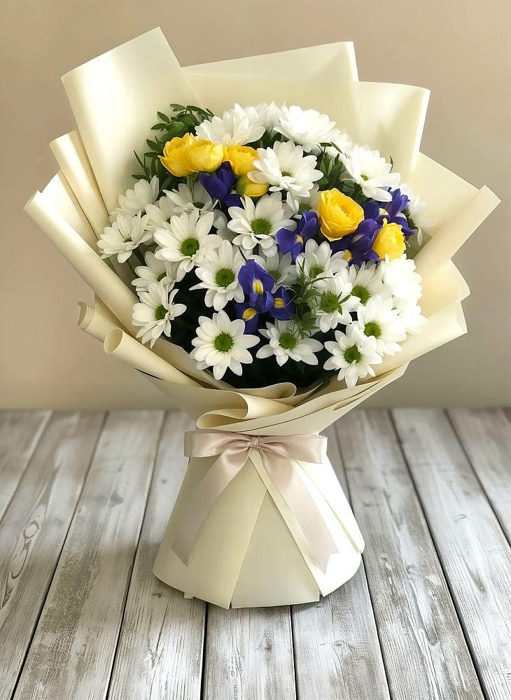 Букет цветов из: Ирисы, Хризантемы и Розы в Атаманской