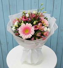 Букет цветов из:  Герберы, Альстромерии и Лизиантусы #REPLACE_PRED# Атаманской