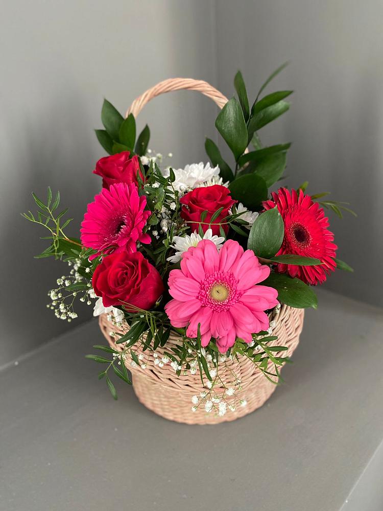 Цветочная композиция из Розы, Хризантемы и Герберы в корзине в Атаманской