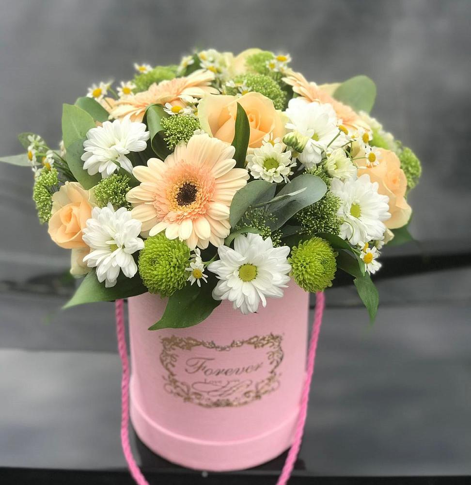 Цветочная композиция из Розы, Герберы и Хризантемы в шляпной коробке в Атаманской