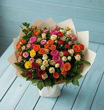 Букет Микс из разноцветных кустовых роз в Атаманской